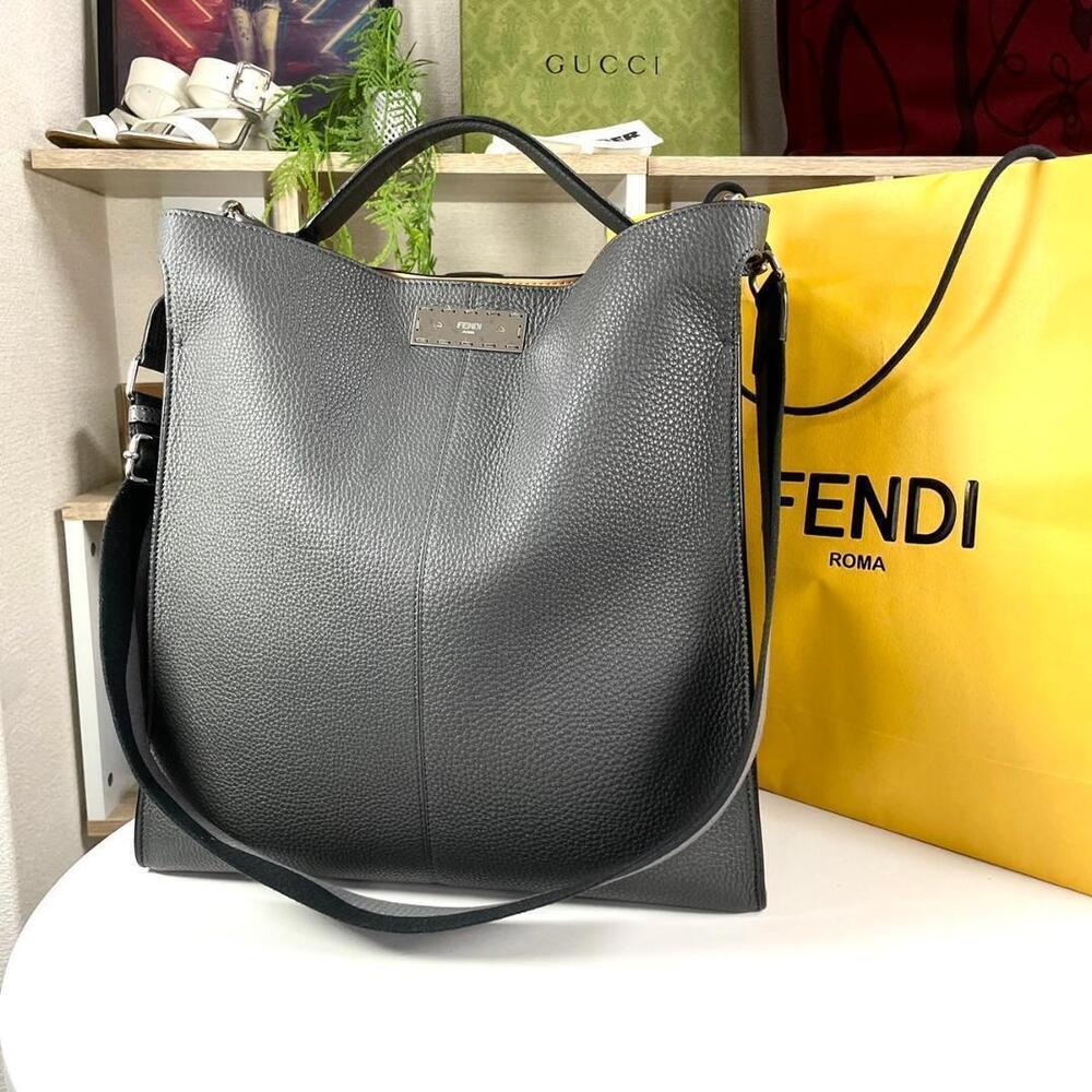 Fendi Peekaboo Lite Fit Leather Black